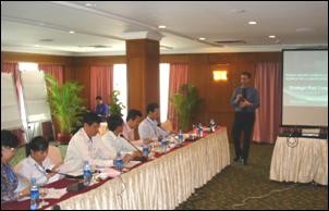 John Rainford speaking to the workshop 
attendees in Laos. 