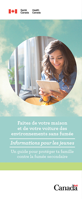 Une brochure avec une jeune femme dessus, intitulée&nbsp;: Faites de votre maison et de votre voiture des environnements sans fumée